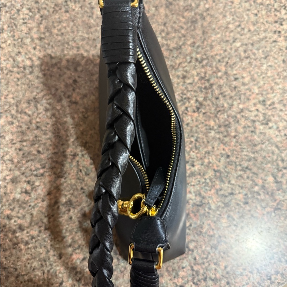 Elegant Black Leather Shoulder Bag